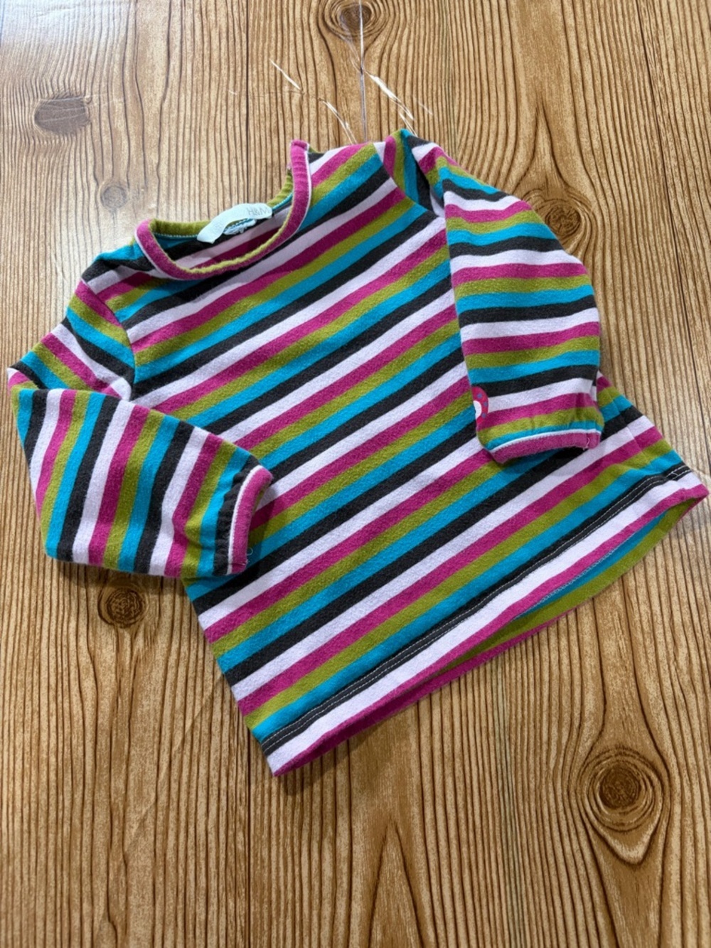 7/$20 H&M Striped Long-Sleeve Kids Top Heart Decoration